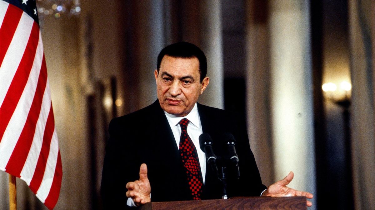 Zemřel Husní Mubárak